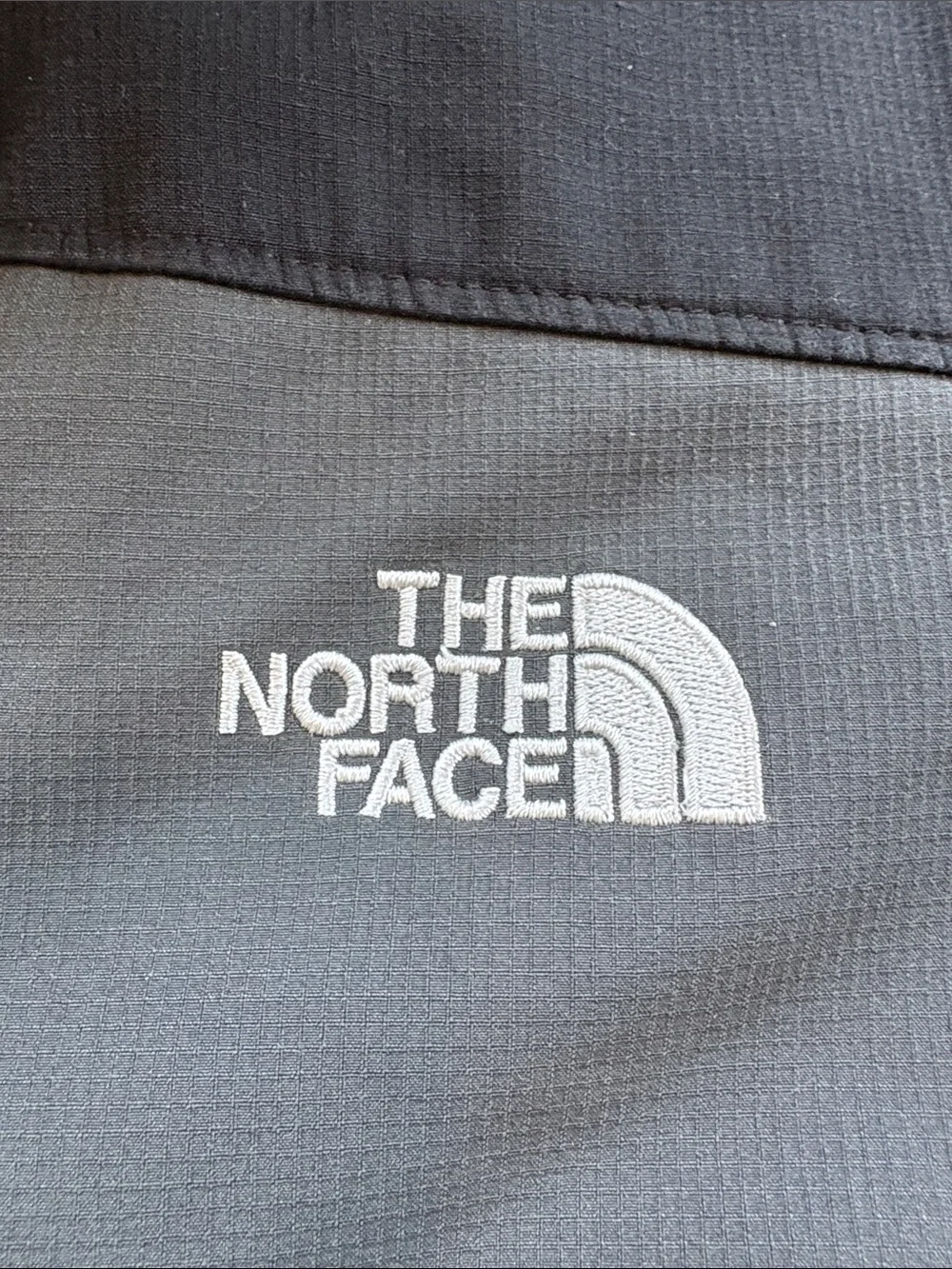 North Face Apex Elevation softshell Primaloft Jacket Men’s Small Gray & Black